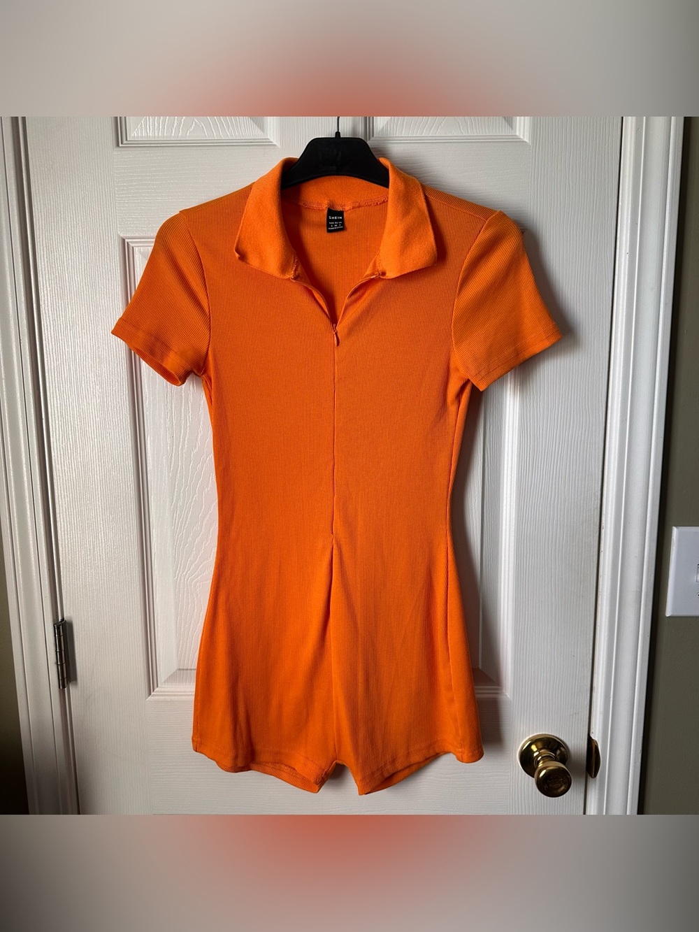 SHEIN Women's Orange Solid Collared Zip-Front Short Sleeve Romper 
Size Small